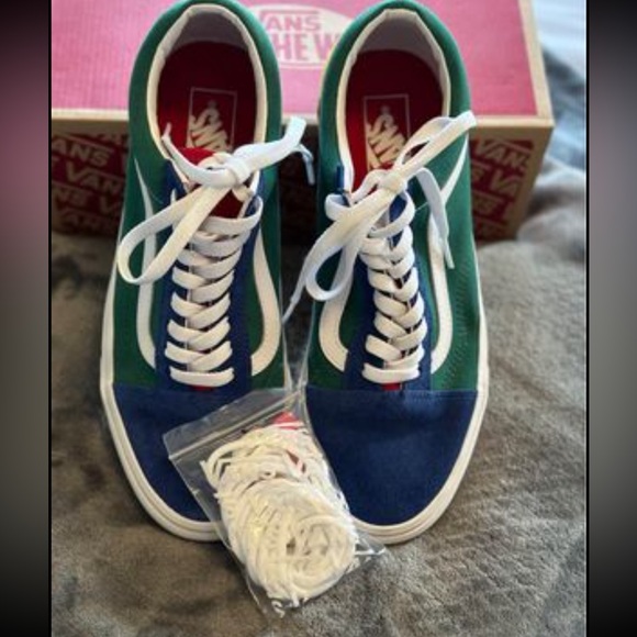 10.5 Women’s/9.0 Men’s Vanz - Picture 2 of 6